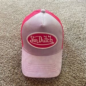 L- Von Dutch hat